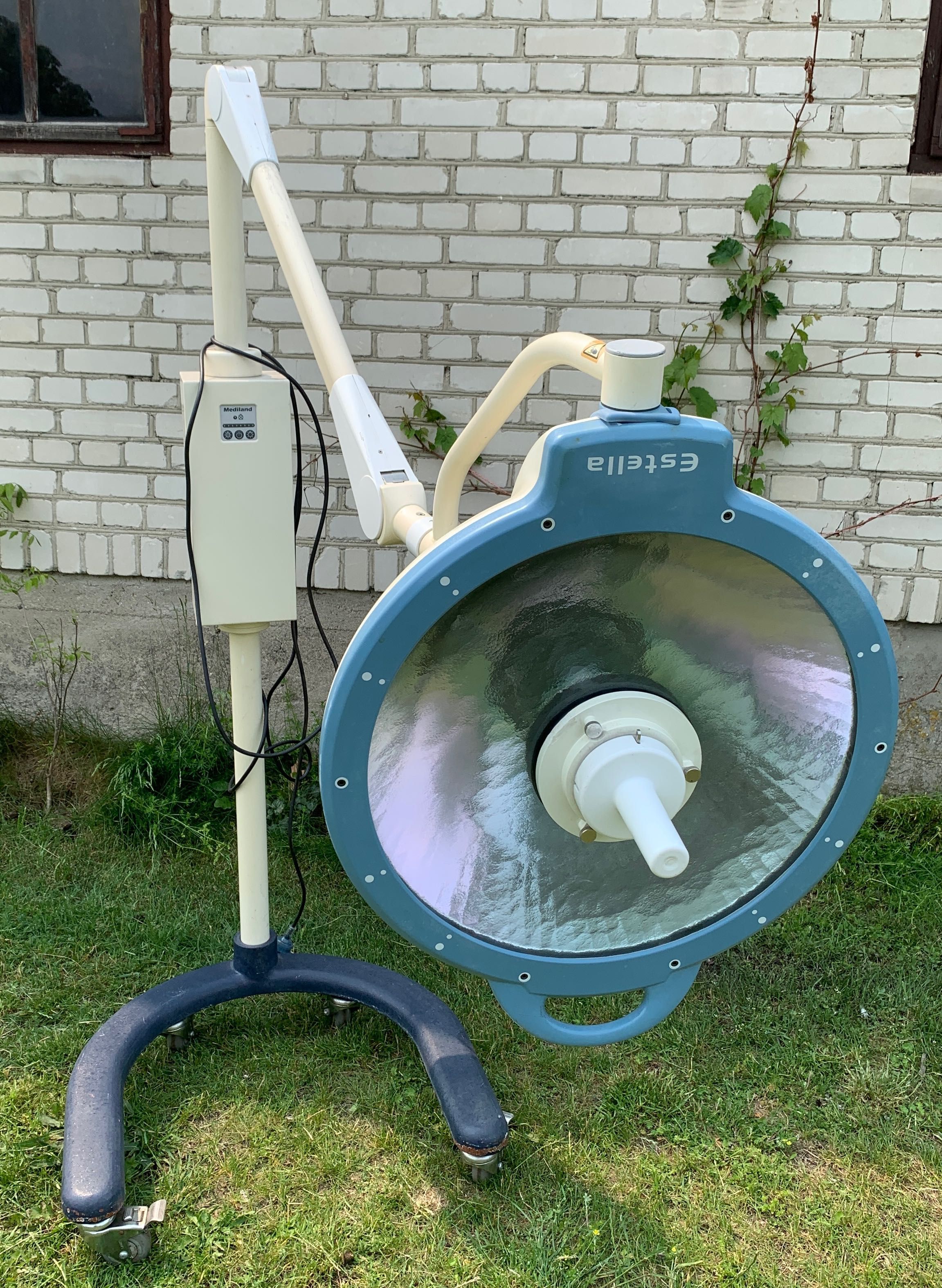 Lampa zabiegowa jezdna Mediland Estella