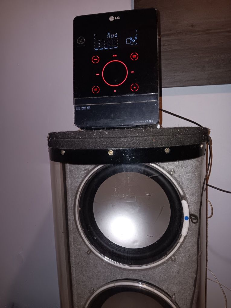 Vendo coluna com radio tatil