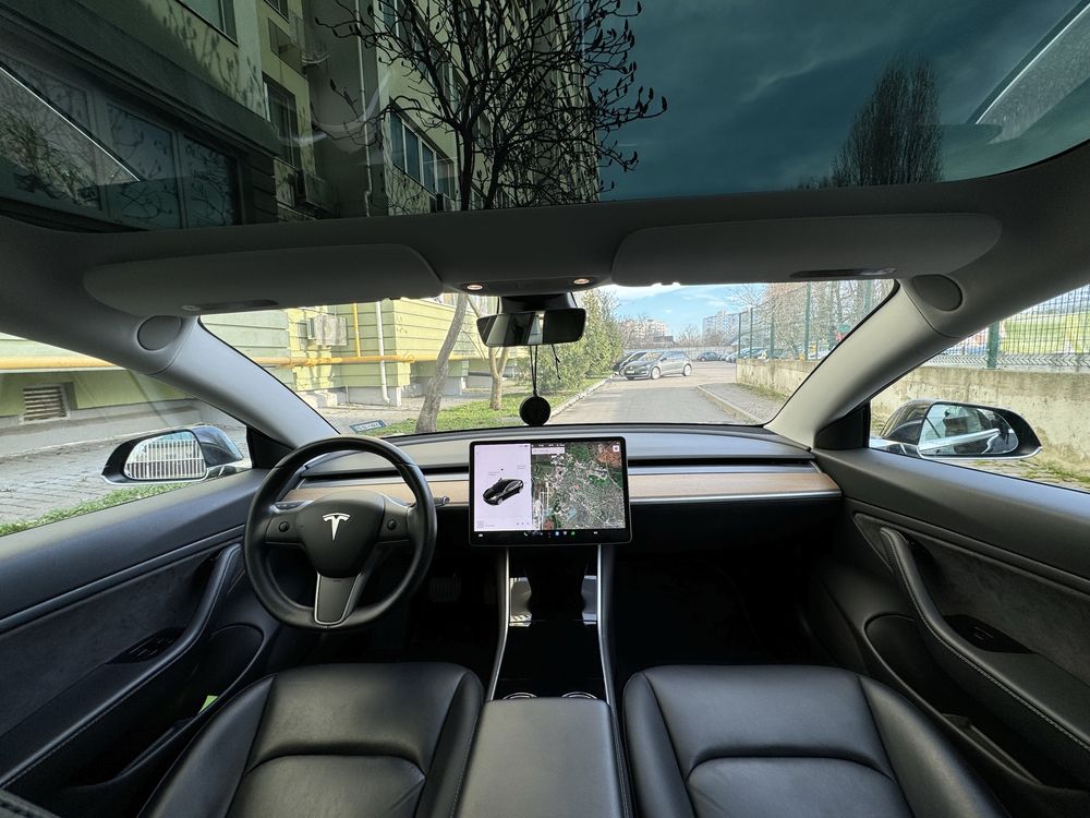 Продам Tesla Model 3 2019