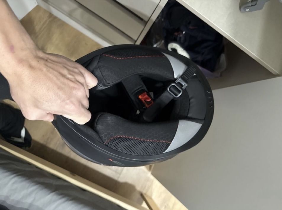 Capacete CMS GP4