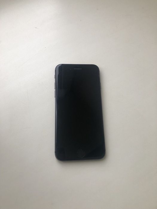 Продам iPhone 8 64gb
