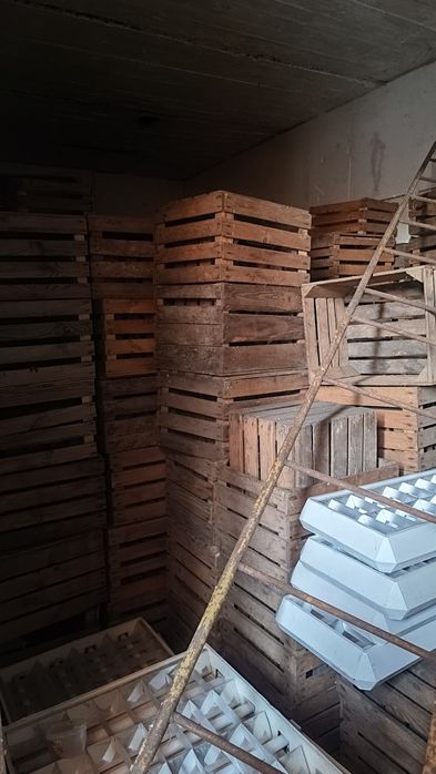 Skrzynka drewniana , duża ilość mocne