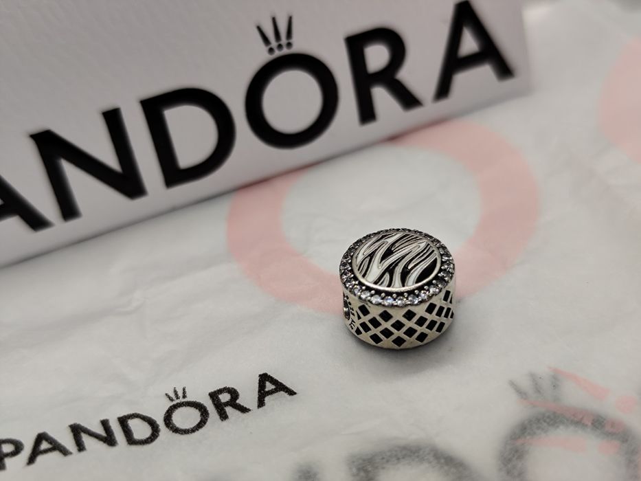 Conta zebra preta e branca da Pandora