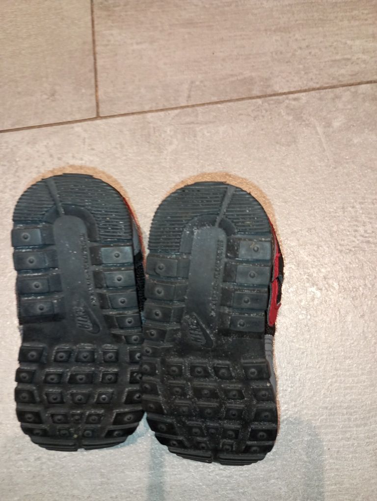Adidasy Nike dla dziecka na rozmiar 19.5