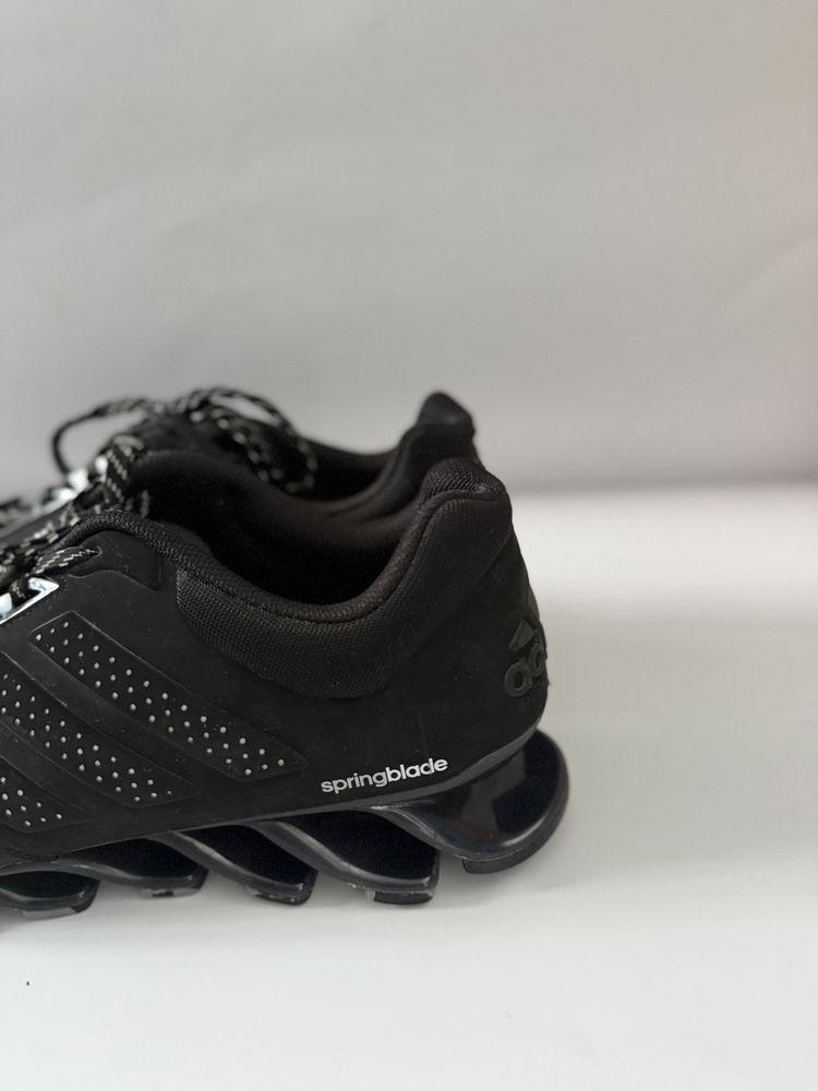 Оригінальні кросівки Adidas Springblade Drive