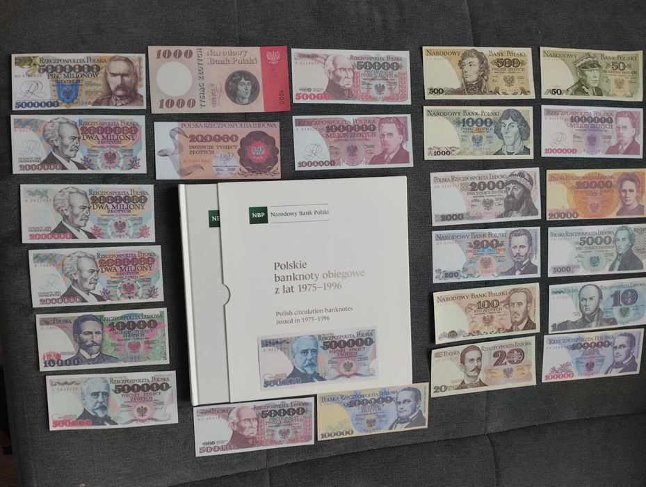 Album z polskimi banknotami zestaw z PRL-u 25 sztuk