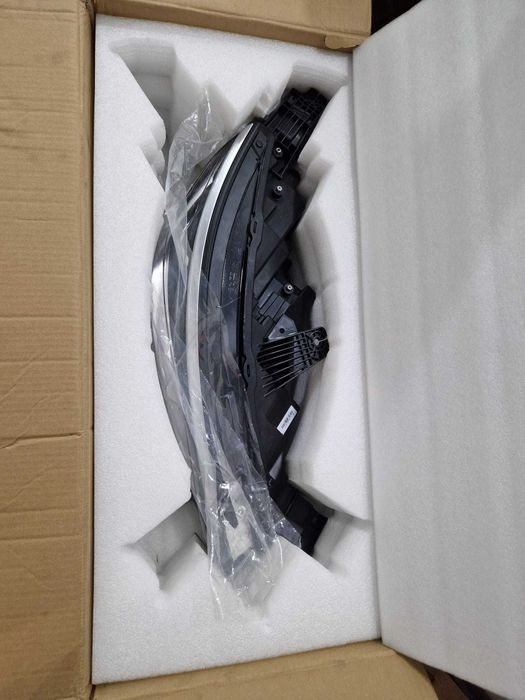 Óptica/Farol Direita BYD Atto 3 (Nova)