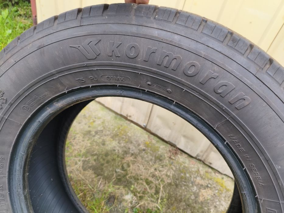 Opony zimowe 225x65x16c. 4 sztuki