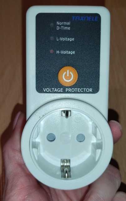 Відсікач/Захисне реле напруги для розетки БЕЗ індикаторa (Zubr)