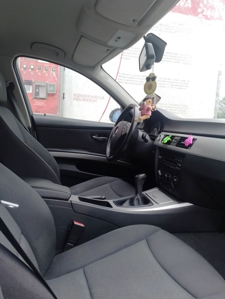 BMW E90 2litrowa benzyna
