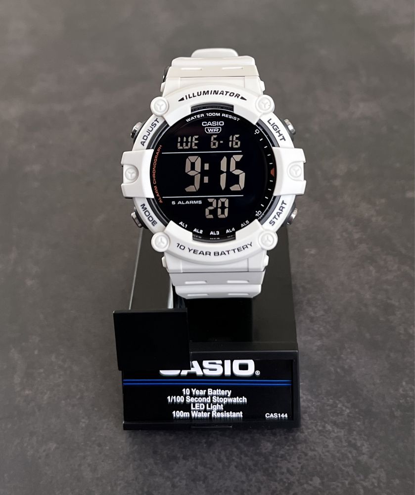 Спортивний годинник Casio AE-1500WH-8B2 новий оригінал з підсвіткою