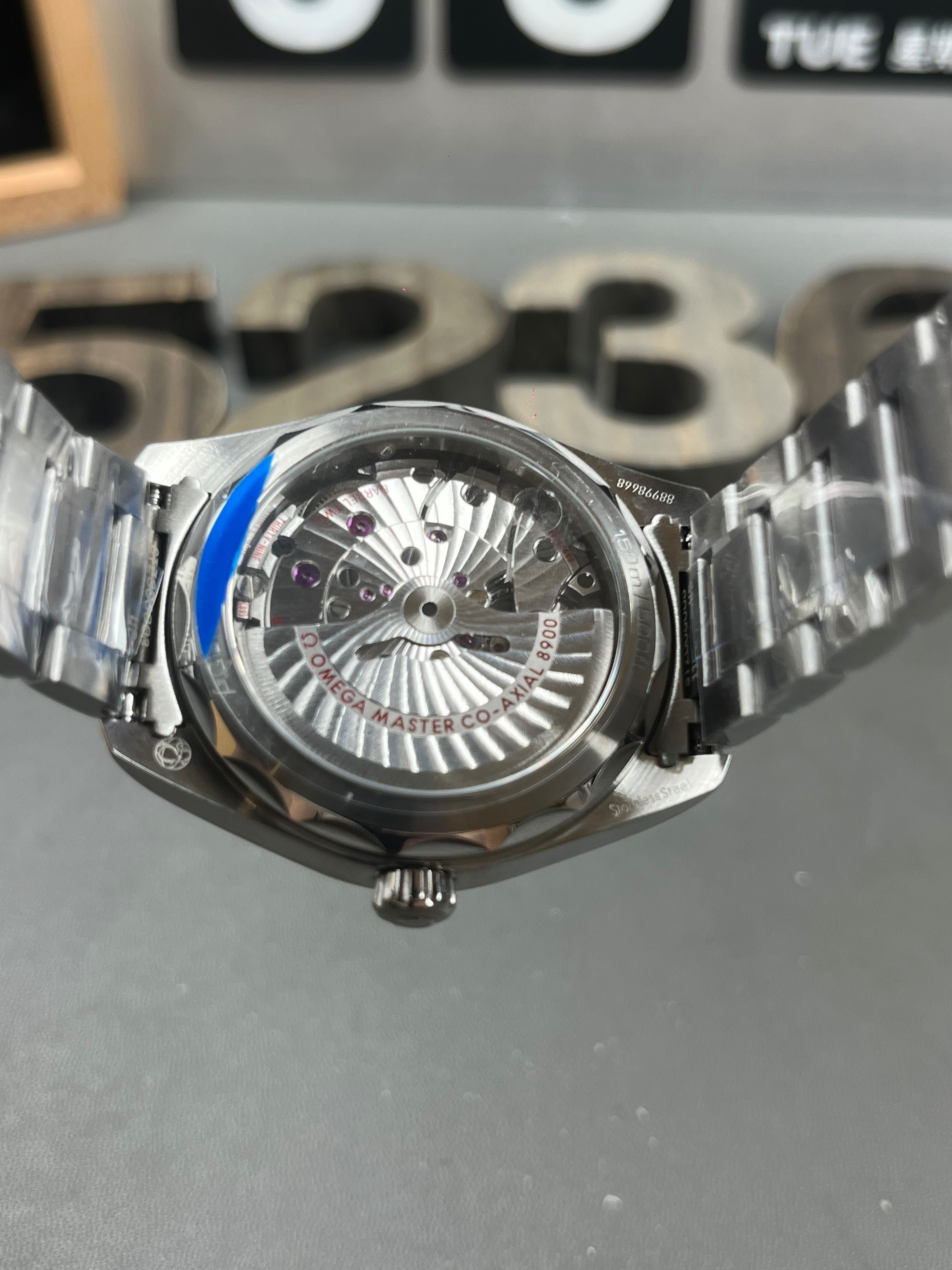 Omega Seamaster  .