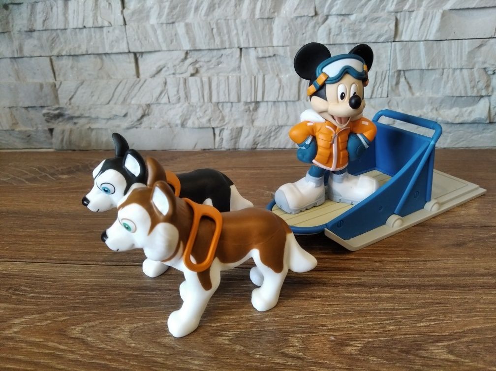 Figurka Disney Myszka Mickey +zaprzęg z psami hasky