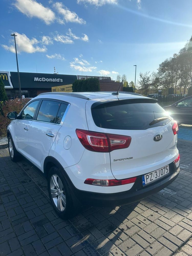 Kia Sportage biala