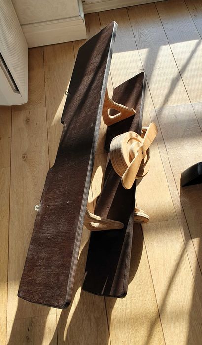 Drewniana półka samolot – ręcznie robiona dekoracja do pokoju dziecka