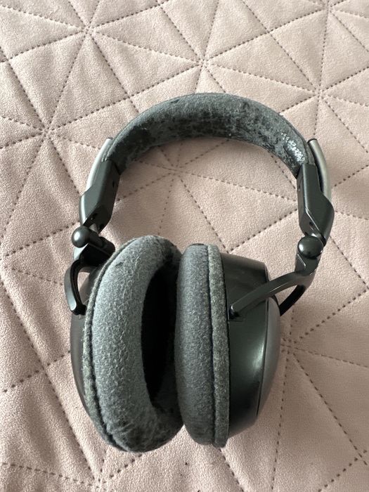 Sony DR-BT 50 професійні безпровідні наушники