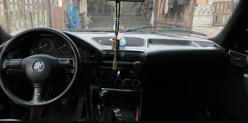 BMW 5 series E34 520i