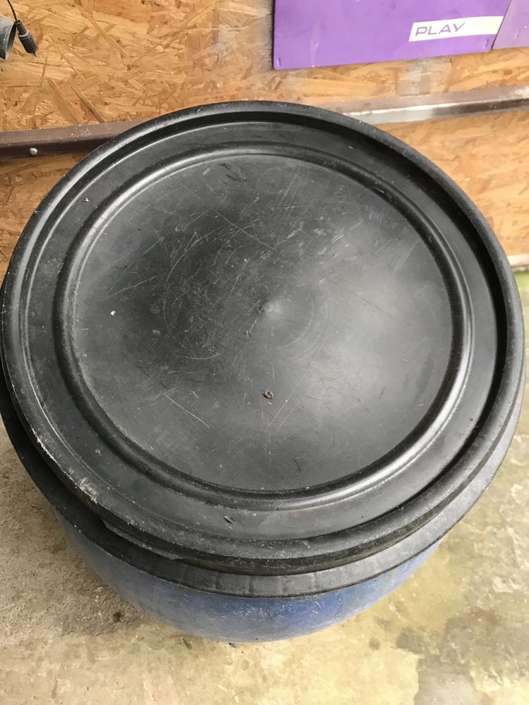 Pojemnik na wodę. Beczka z kranem / kranikiem-.150 litrów.
