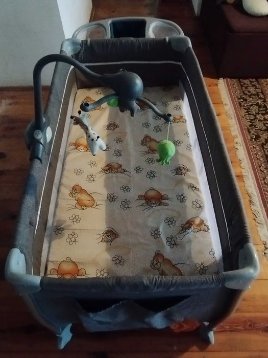 Kompletne nieużywane łóżeczko dla niemowlaka z materacem 120x80