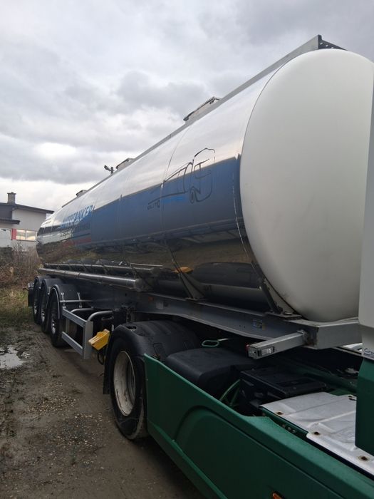 Cysterna spożywcza Menci 2011r