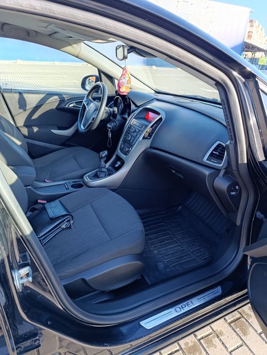 Опель Астра j 1.6 газ/бензин