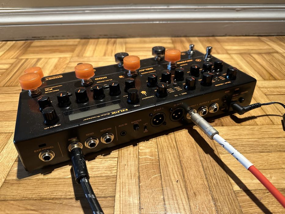 Pedaleira NUX Trident modeller