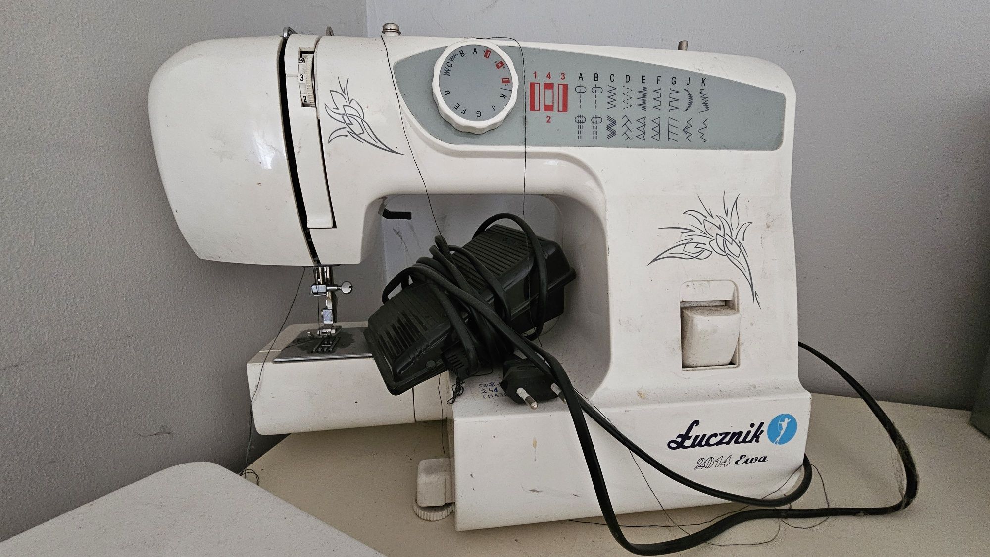 MASZYNA DO SZYCIA domowa mechaniczna solidna Łucznik Ewa