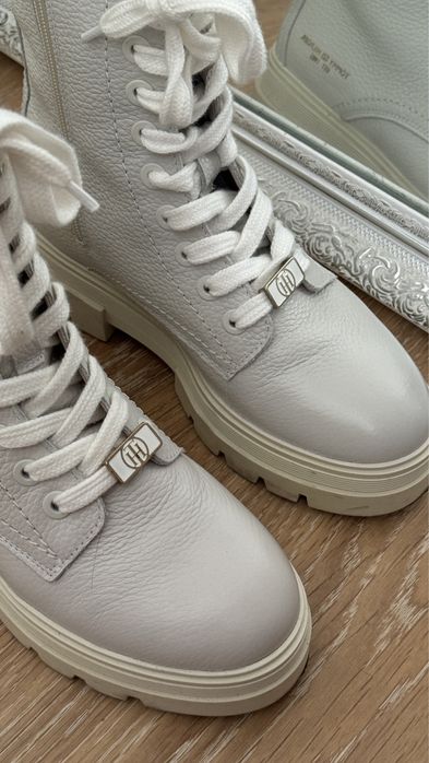 Жіночі черевики tommy hilfiger на осінь