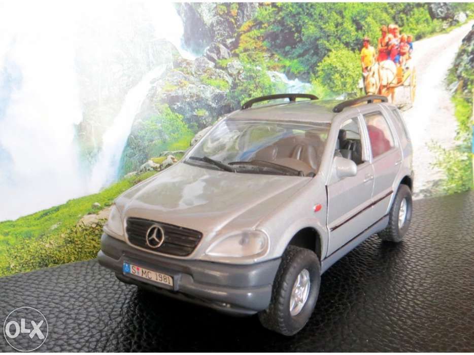 Mercedes Benz M-Class 1:32 Diecast