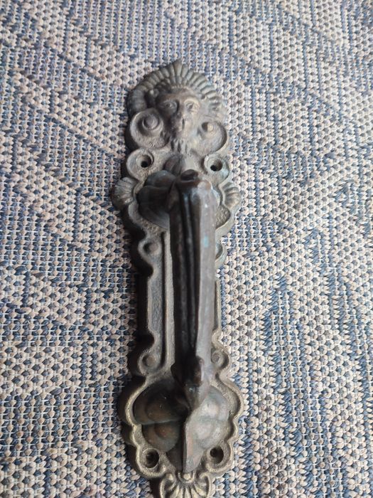 Stary mosiężny uchwyt