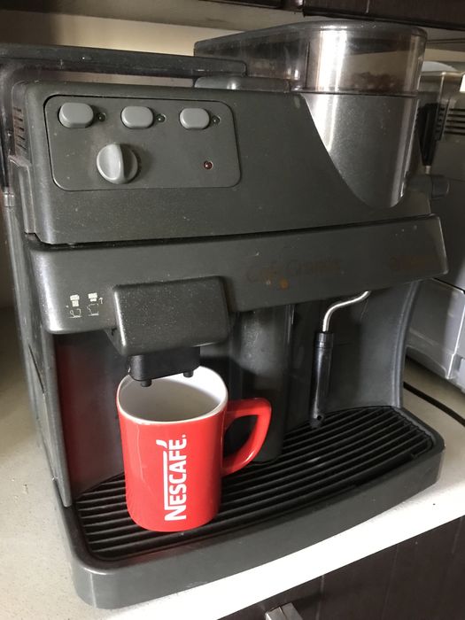 Кавомашина.Кавовий апарат.Професійний.Італія.Saeco.