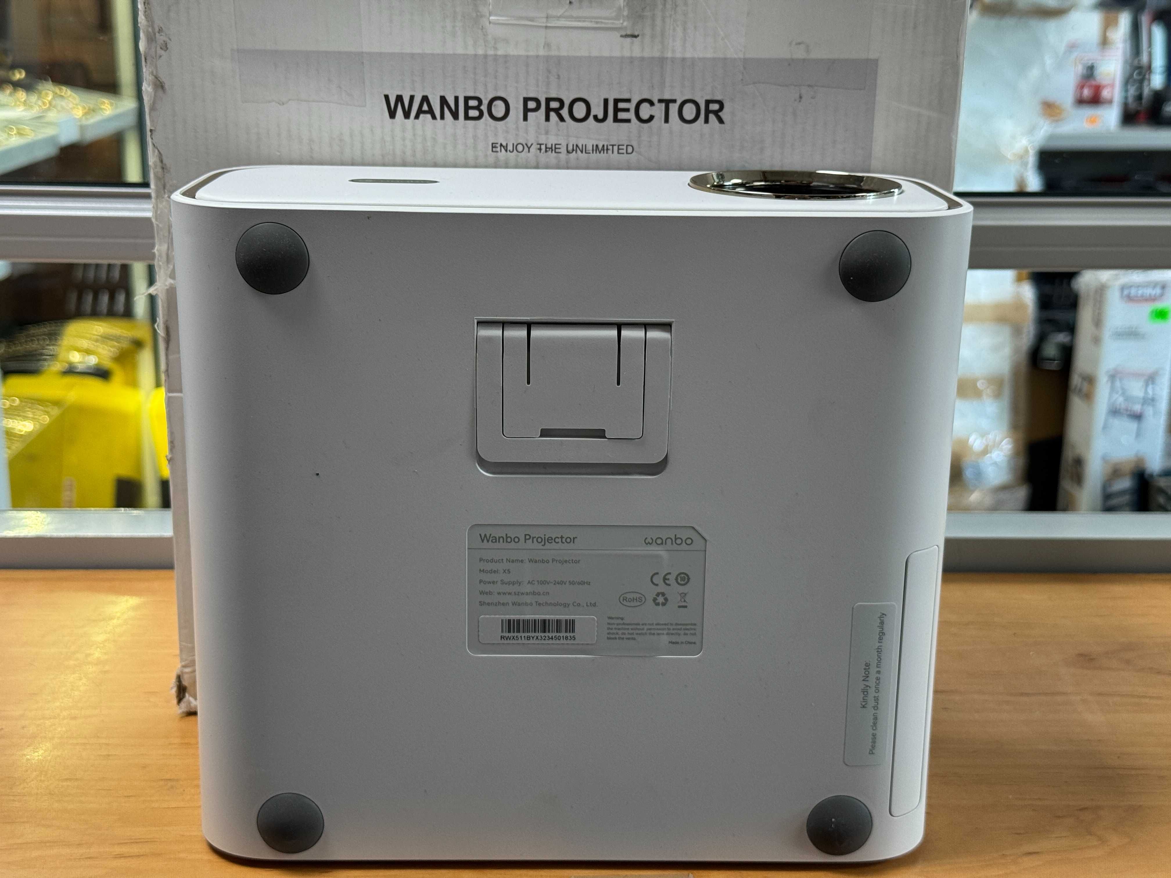 Projektor  FullHD  Wanbo X5