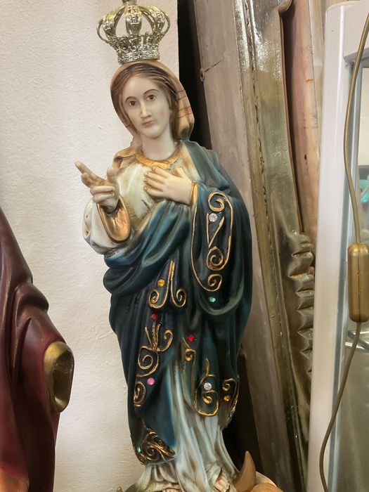 Figuras religiosas peças em resina pintura manual ,discrição abaixo