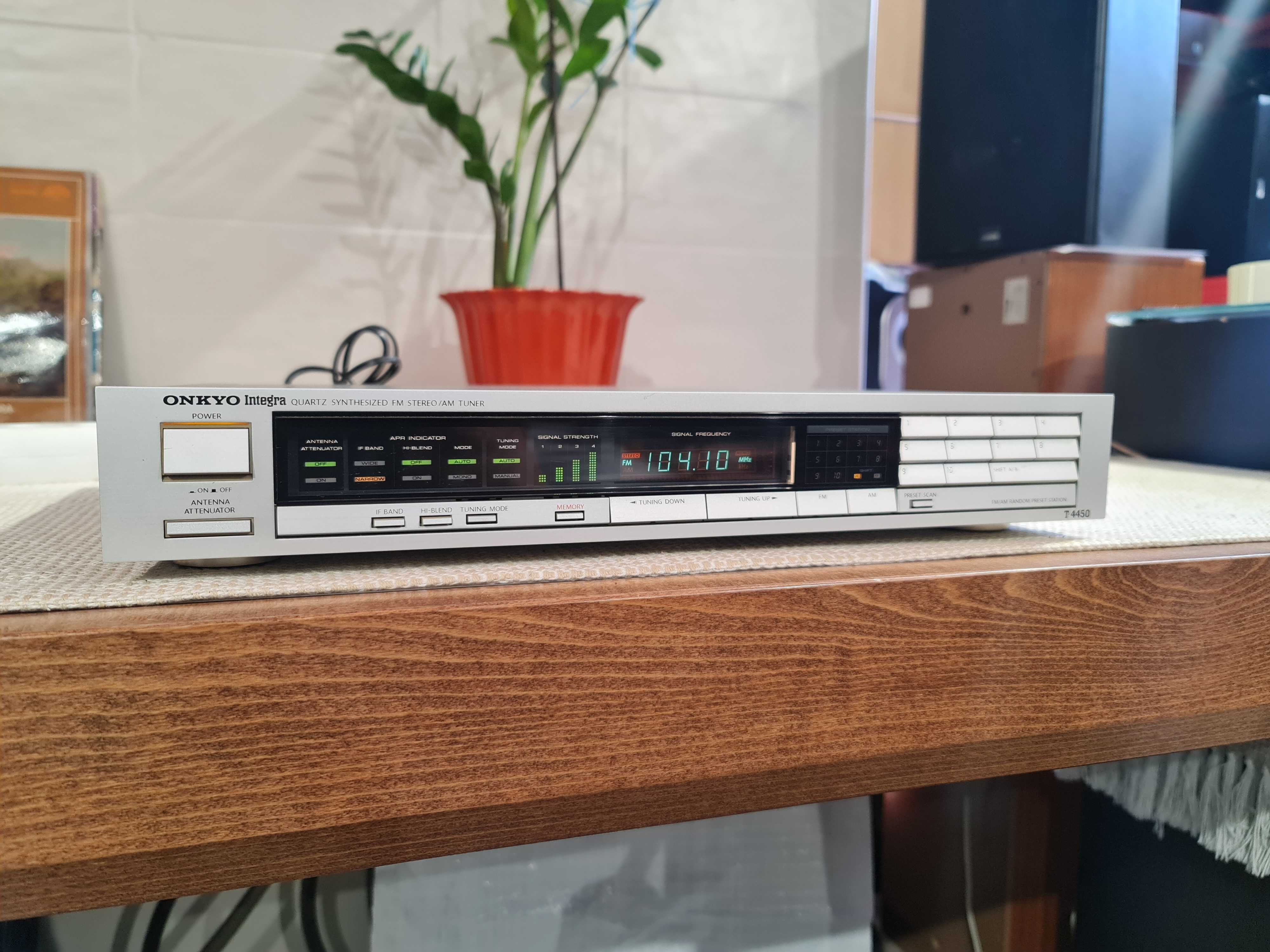 Стерео тюнер Onkyo T-4450 Integra