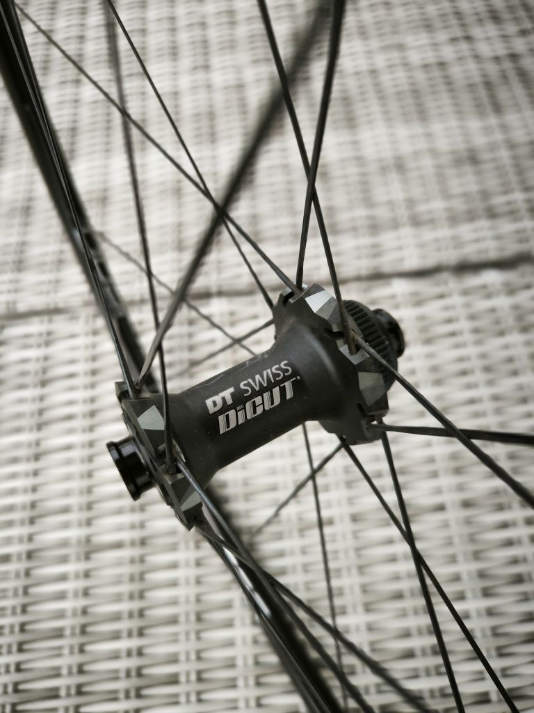 Koło przednie DT Swiss PR 1600 Dicut 21 disc Center Lock 700c 28 cali