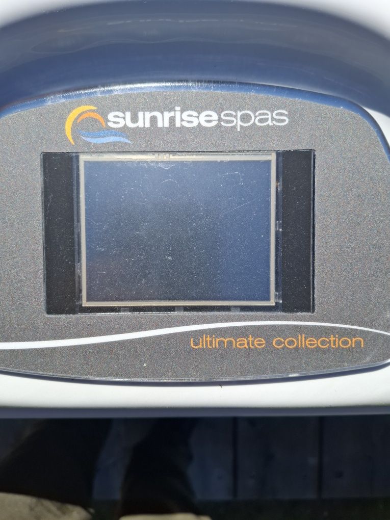 Jacuzzi  Sunrise Spas Ultimate Collection