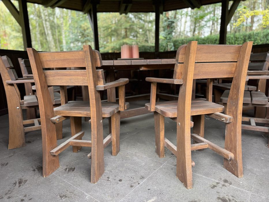 Meble drewaniane do altany - stół  2,1 m srednicy i 10 krzesel