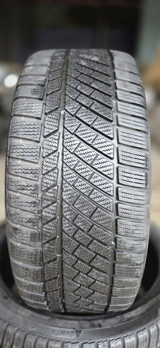 Продам пару зимової резини R19 Continental