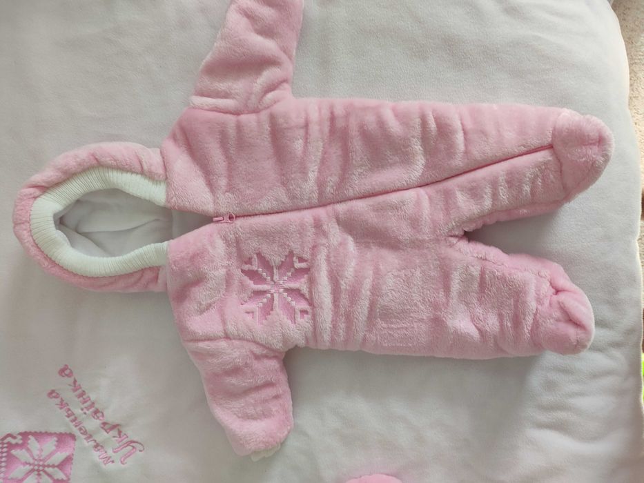 Дитячий конверт та комбінезон для новонароджених