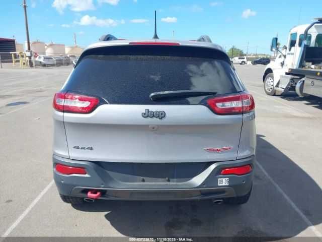 Jeep Cherokee Trailhawk 4X4 2018)