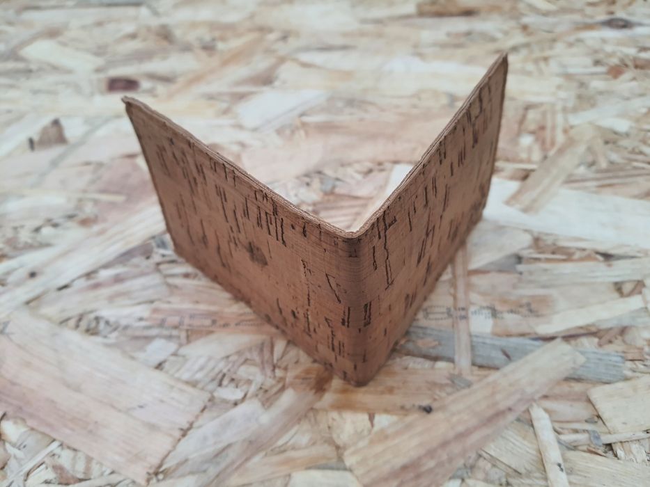 2 carteiras em cortiça