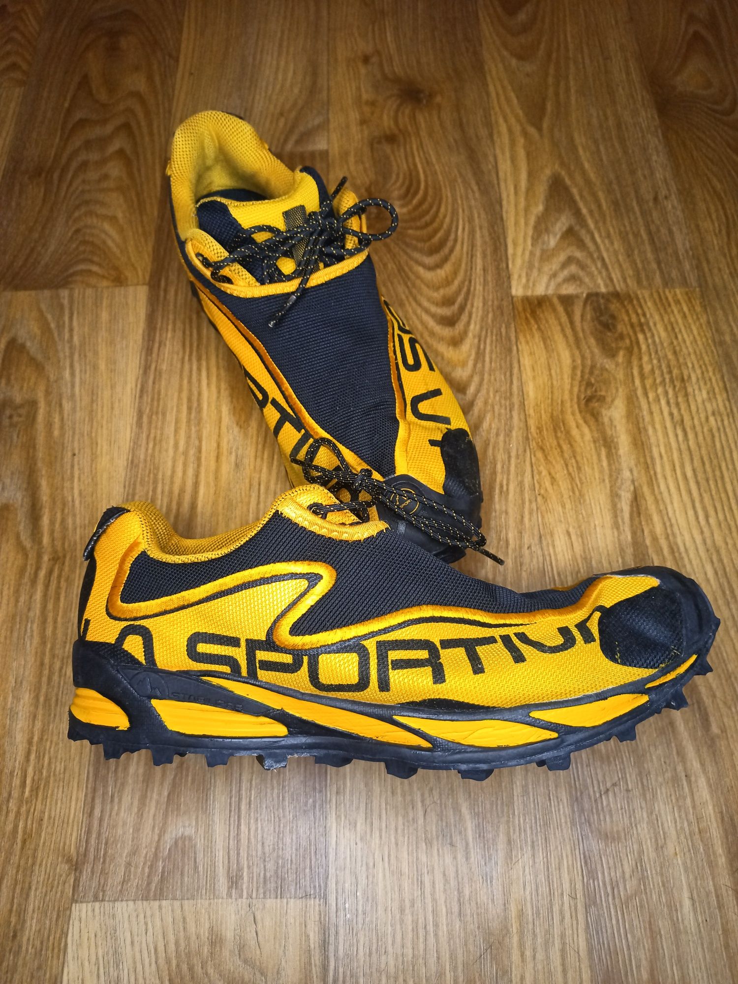 Кросівки трейлові чоловічі  La sportiva  X Country