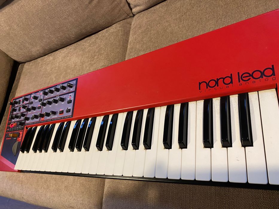 Teclado Nord Lead 1