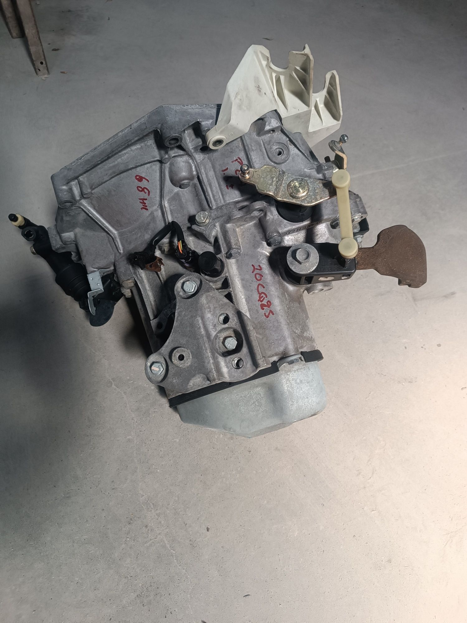 Caixa de velocidades - Peugeot 207 1.4i 2007 ( 20CQ25 )