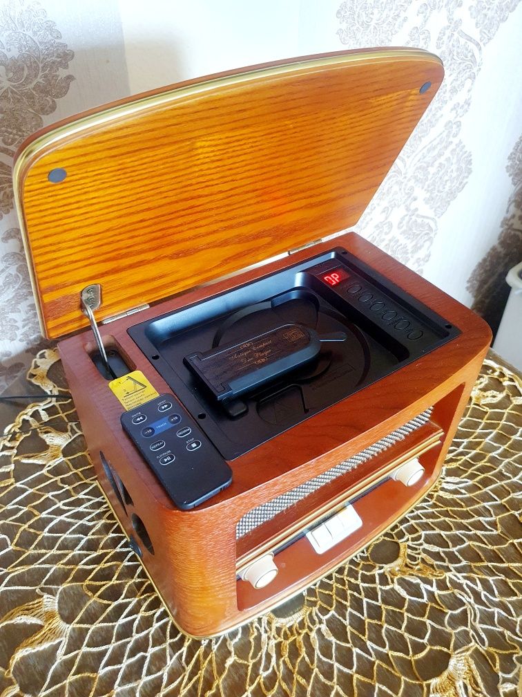 Drewniane retro radio Orava - USB, CD, AUX IN, FM, AM