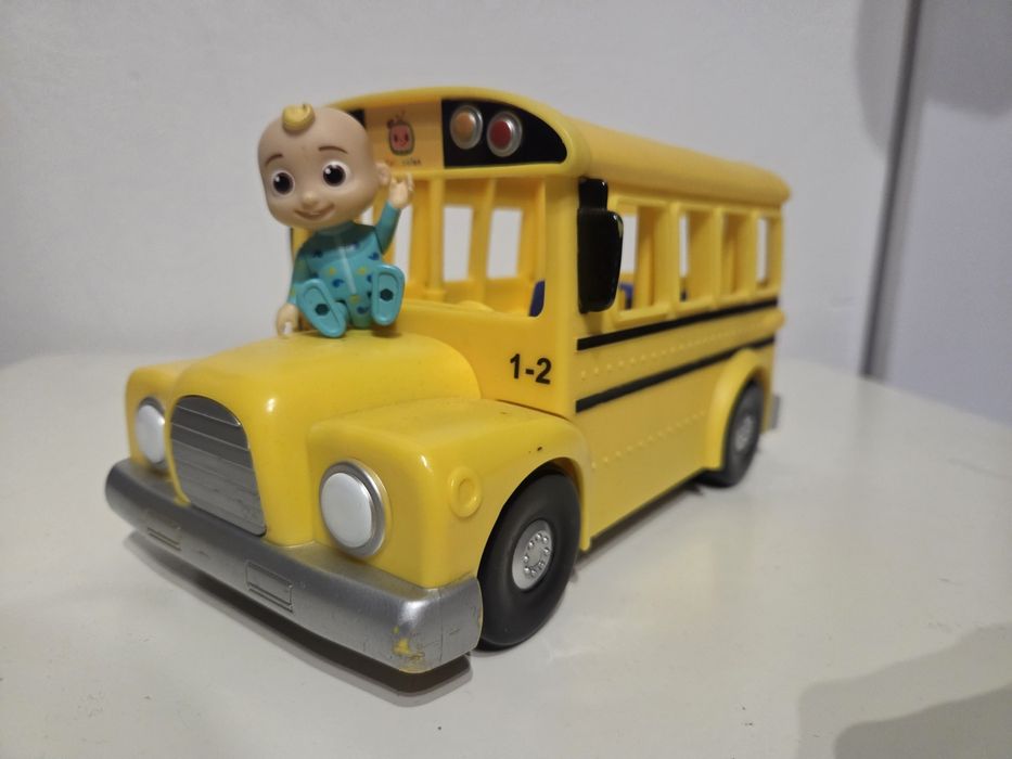 CoComelon Żółty Autobus Szkolny Dźwięk + Figurka