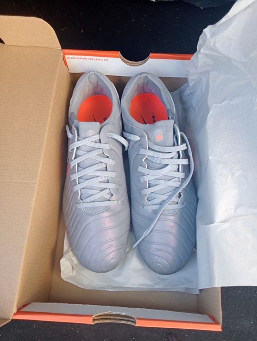 Футбольні бутси Nike