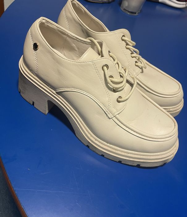 Bota em otimo estado