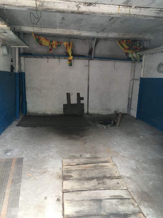 Продам гараж,в хорошем районе