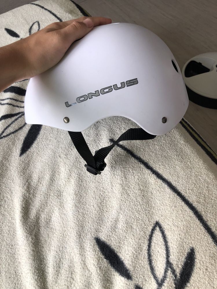 Шлем Longus, білого кольору